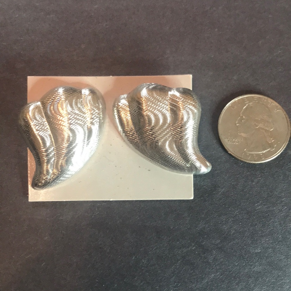 Avon Vintage Breathless Pierced Earrings in Silvertone